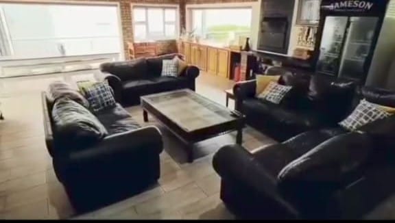 To Let 4 Bedroom Property for Rent in Winterstrand Eastern Cape